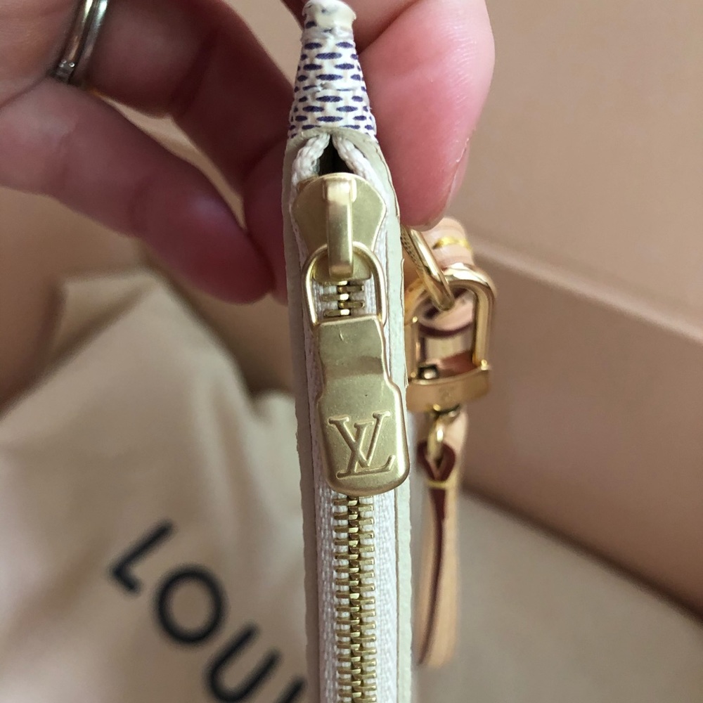 ♥️SOLD♥️Louis Vuitton MM Damier Azure Pouchette - Picture 3 of 8